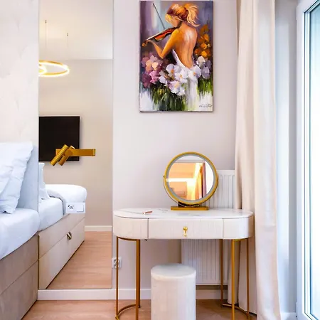 Luxury 24h With Netflix, Primetv, Ev Parking And 1gbps Wifi * Wroclaw