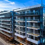 Luxury Riverside With Netflix, Primetv, Ev Parking And 1gbps Wifi *