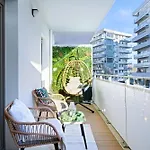 Luxury Riverside With Netflix, Primetv, Ev Parking And 1gbps Wifi Apartament Wrocław