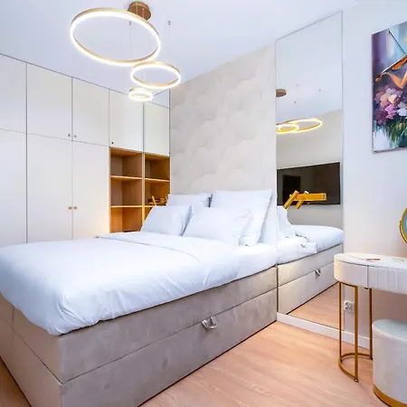 Luxury Riverside With Netflix, Primetv, Ev Parking And 1gbps Wifi * Вроцлав