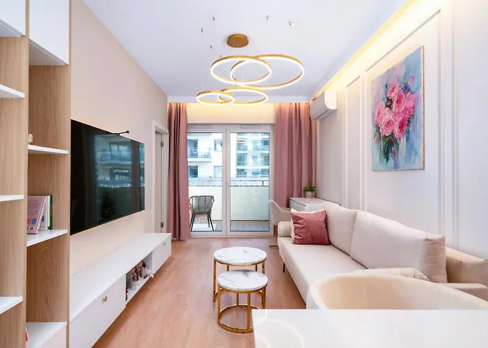 Luxury Riverside Apartment With Netflix, Primetv, Ev Parking And 1Gbps Wifi *