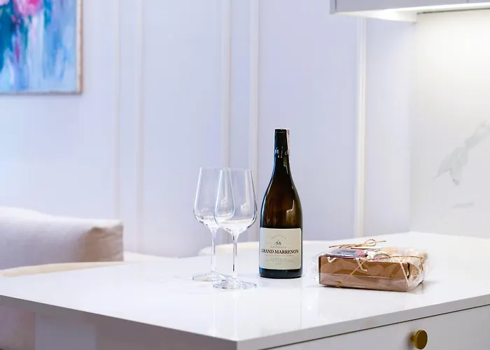 Luxury 24h With Netflix, Primetv, Ev Parking And 1gbps Wifi Apartment Breslau